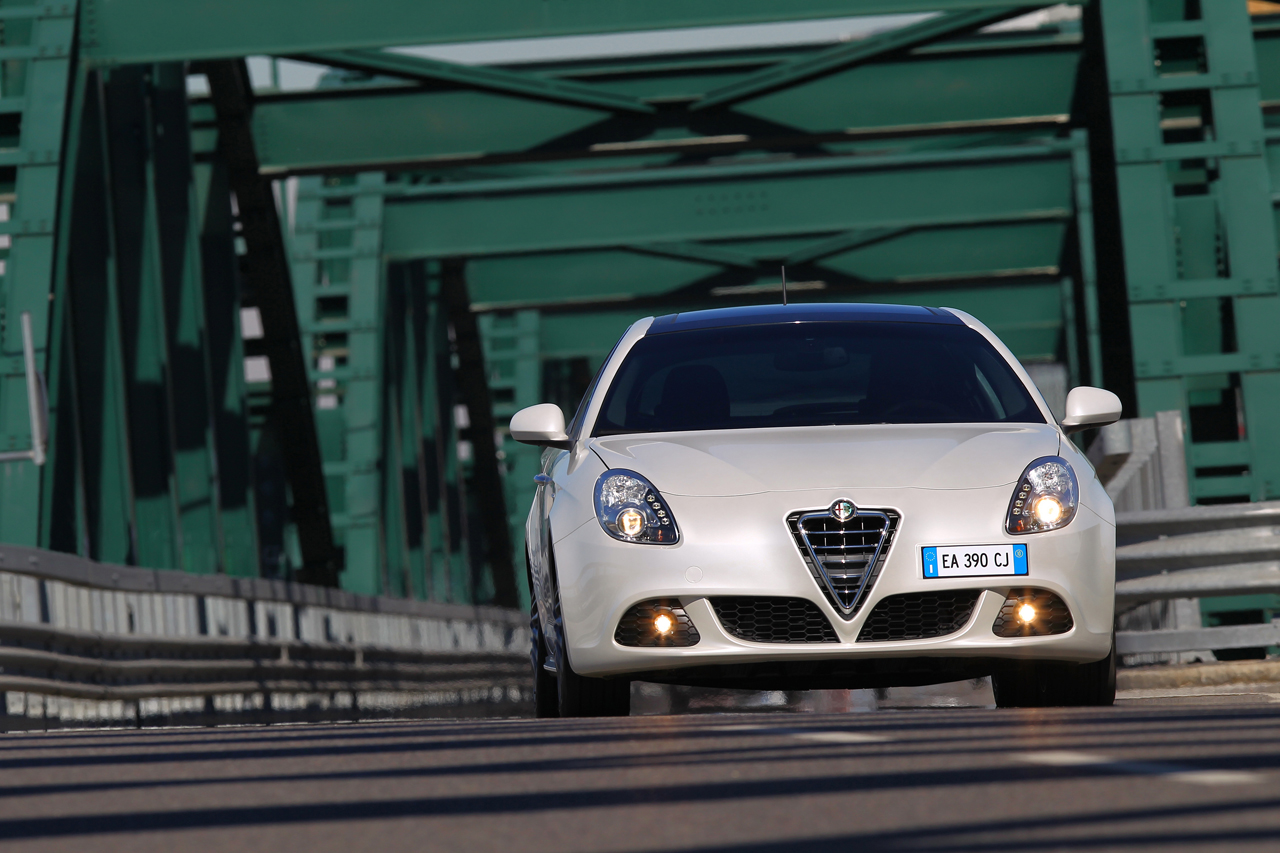 alfa romeo giulietta REVEALED 2010