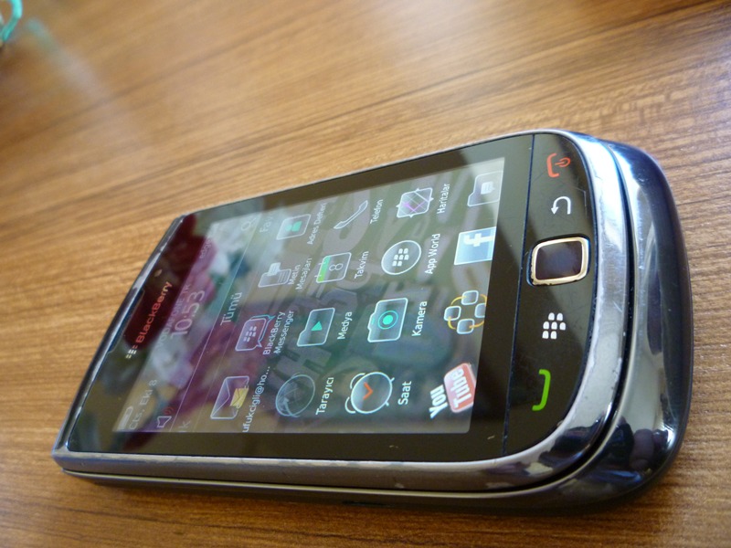 BLACKBERRY TORCH 9800 KVK GARANTİLİ ÇOK UYGUN 580 tl
