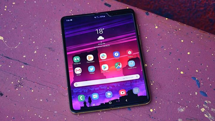 Galaxy Fold'un ekran değişim ücreti dudak uçuklattı