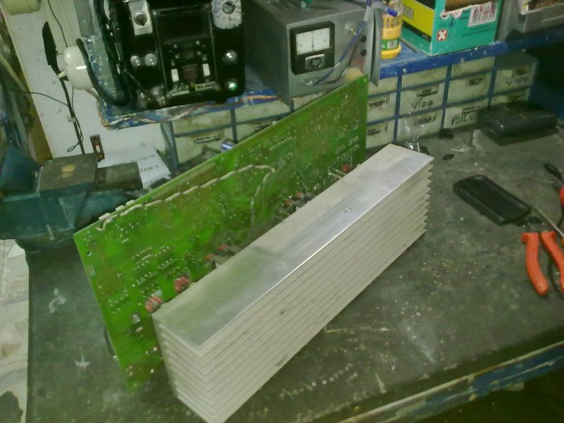  3000 VA  lık El yapımı Transformatörlü Ve Mosfetli İnverter Devresi Arıyorum...
