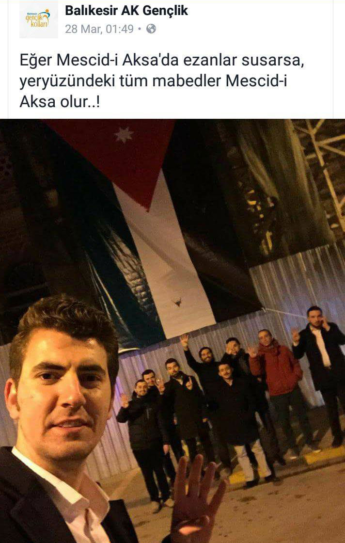 AK gençler makarnayı fazla kaçırdı, bayrağı şaşırdı
