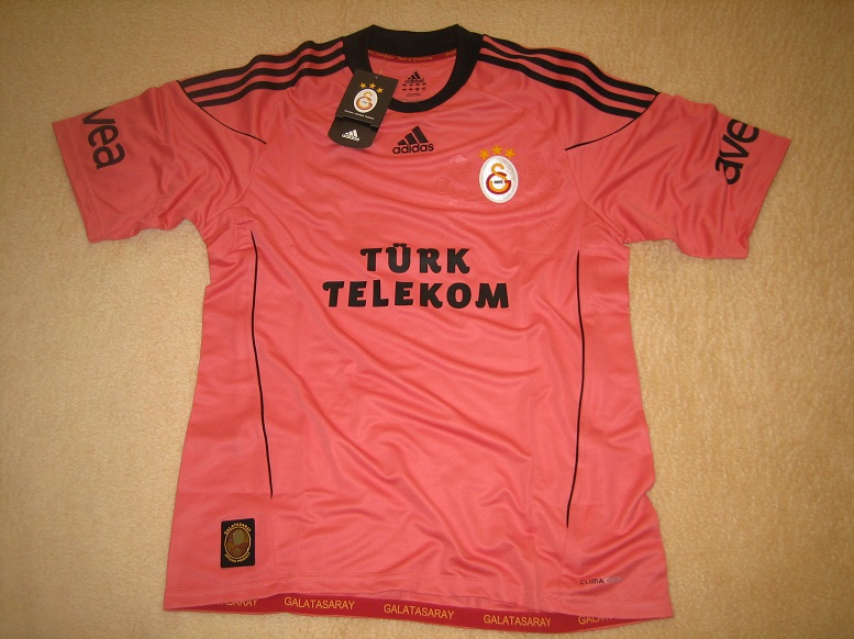  SATILIK---GALATASARAY 2009-2010 ADİDAS ORJİNAL ASLANLI-MOR VE MERCAN FORMALAR-L-(35 TL)