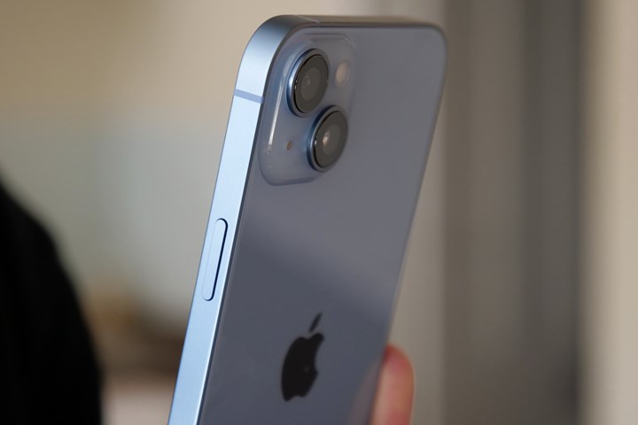 Apple, iPhone 14 kamera sorunu için onarım programı başlattı