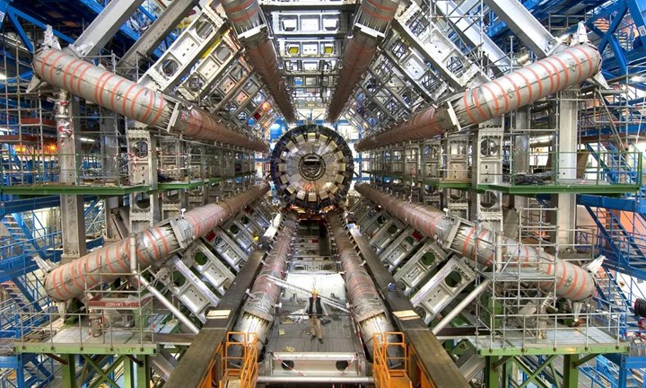 Büyük Hadron Çarpıştırıcısı deneyinde bir fenomenin ilk kanıtı tespit edildi