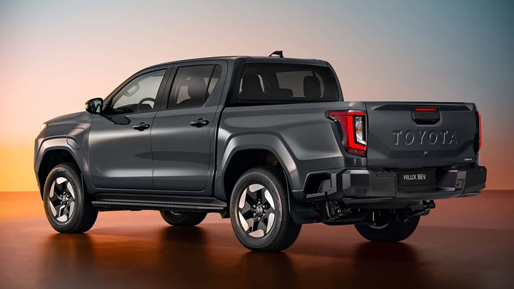 Toyota Hilux yeniden doğdu: Efsane pickup 2026'da elektrikleniyor