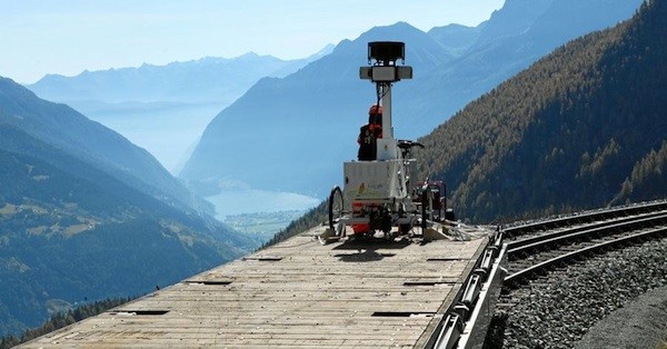 Google Street View İsviçre'de demiryollarını fotoğraflıyor 