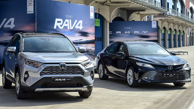 Yeni Toyota Camry Hybrid ve RAV4 Hybrid türkiyede satışta