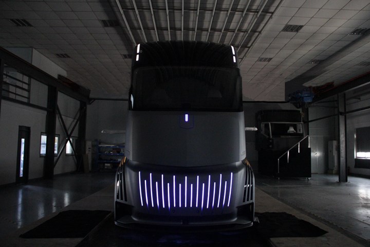 Tesla Semi'ye sıkı rakip geliyor: İşte Geely'nin elektrikli tırı