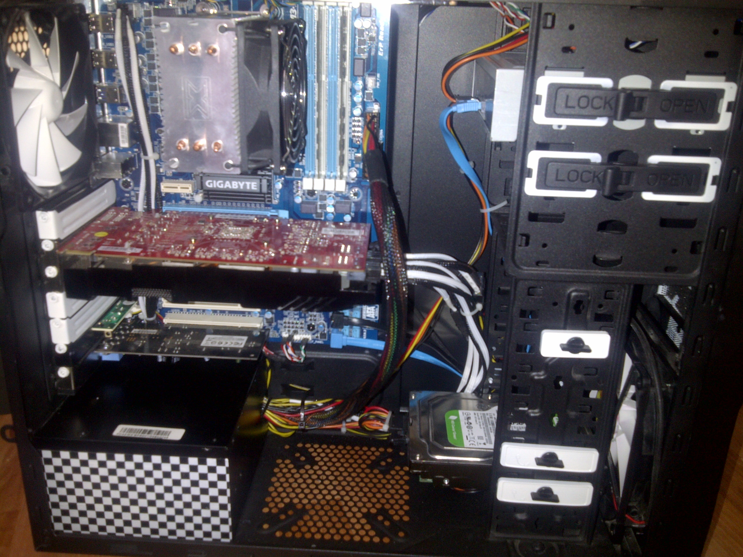  Corsair 200r