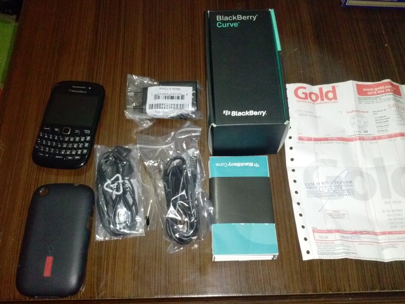  Satılık BlackBerry 9220 + Kılıf + 2 GB Micro SD