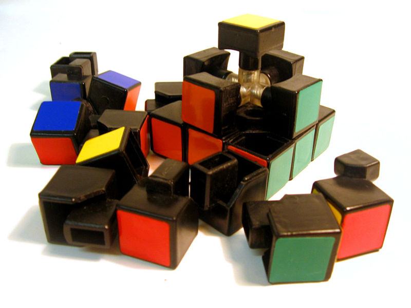  Rubikmatik (Rubik(zeka) küpün renklerini algılayıp çözebilen robot) projesi
