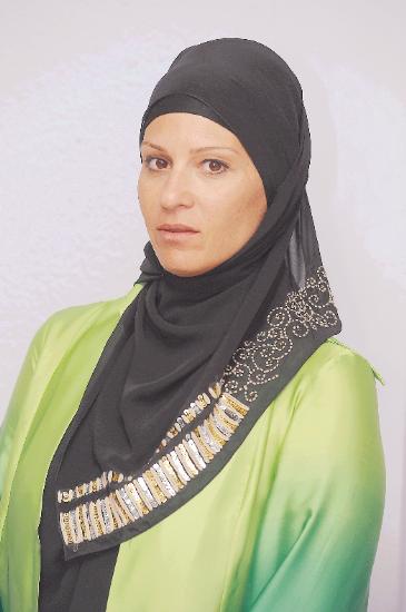 Ayşe Arman'ın türbanlı pozları..