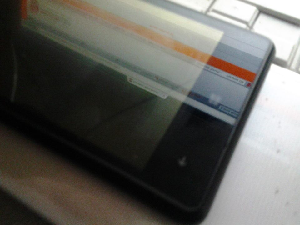  Nokia Lumia 820 iç camı kırıldı yardım