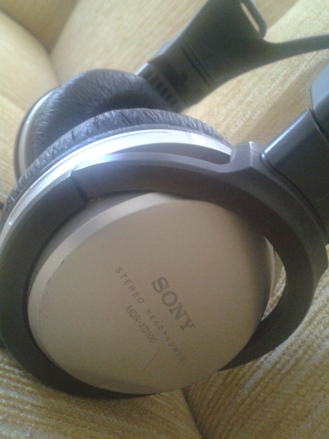  SONY MDR-XD100 KULAKLIK - 25 TL