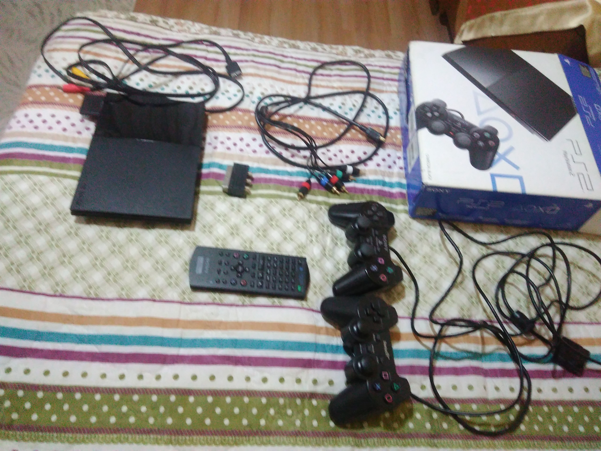  Satılık 320 GB PS3 Slim ve 2 Adet PS2 - SATILDI