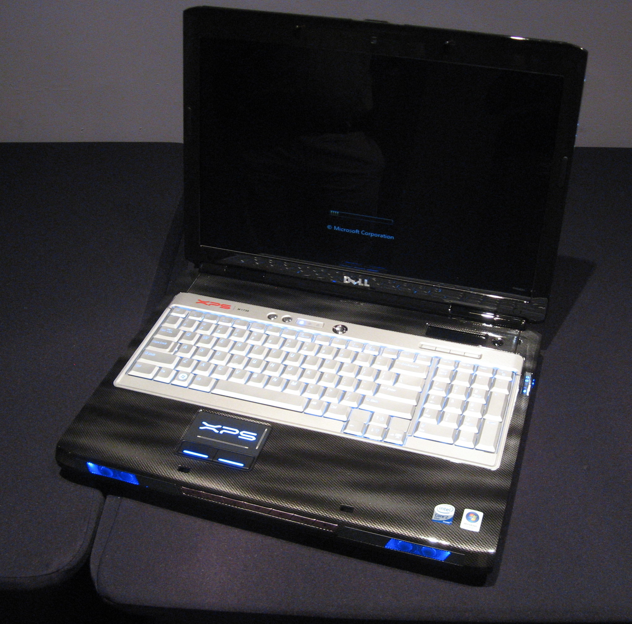  .::Dell XPS M1730 Gamer Notebook (Review & 3D Mark 06 Tests)::.
