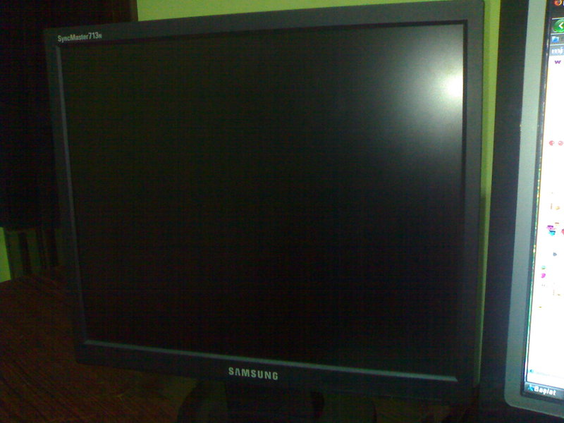  << SaTıLıK >>Samsung Monitör LCD 17 713N 8 ms Siyah