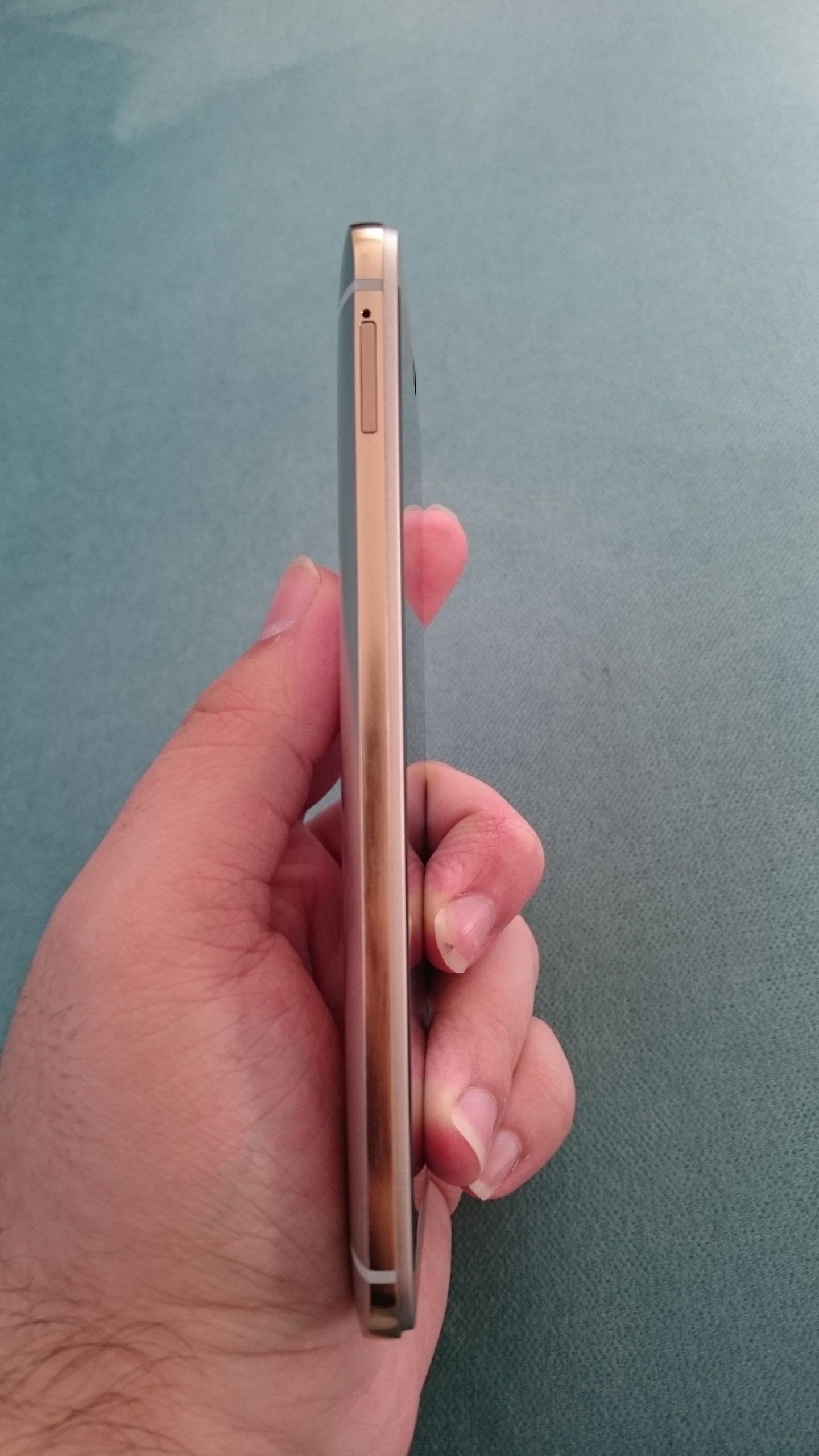  (SATILDI) HTC One M9 Garantili,Temiz (1 tane ölü piksel mevcut)