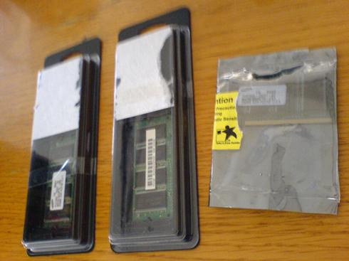 2GB SanDisk Ultra II CF + Kart Okuyucular + DDR 333 Notebook Ram'ler