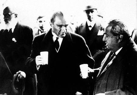  Atatürk'ün ilk defa yayınlanan fotoğrafları