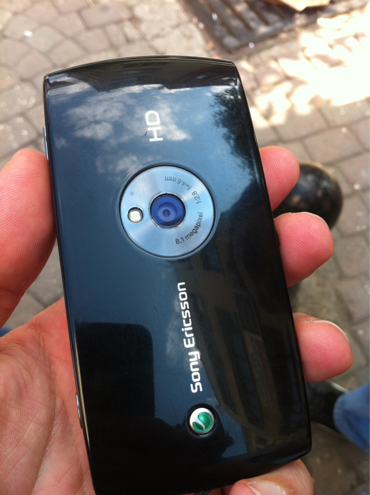  SATILIK **SONY ERICSSON VİVAZ U5i** YURTDIŞI-KAYITLI-TERTEMİZ