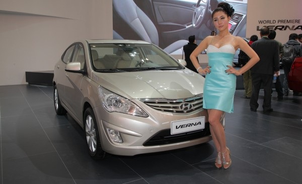  HYUNDAI ACCENT BLUE ANA KONU