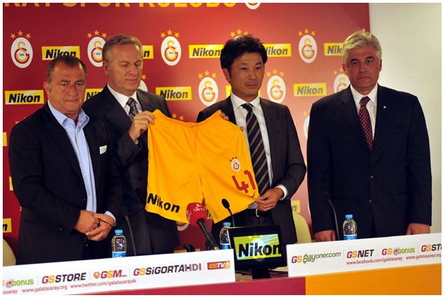 Nikon, Galatasaray'a sponsor oldu