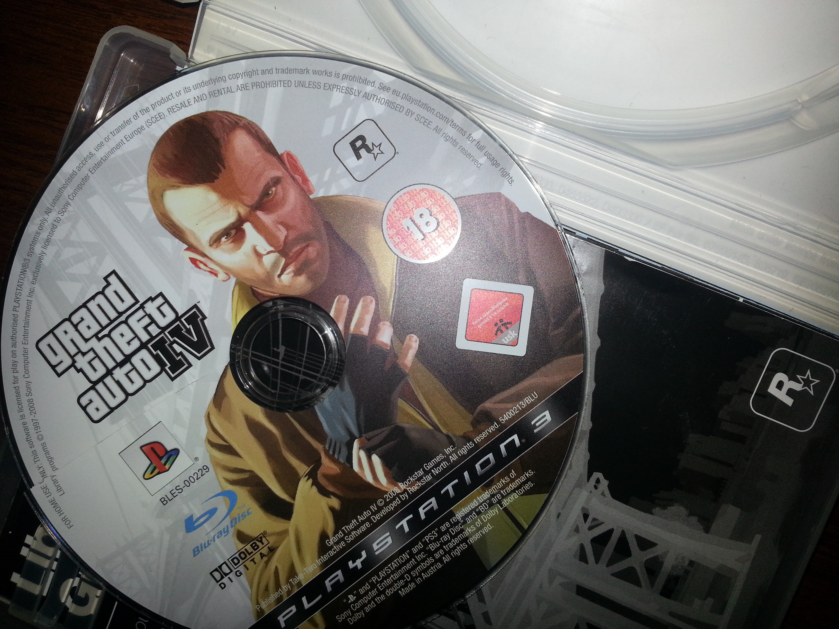  PS3'ün GTA 4 CD'sini Kırdım :(