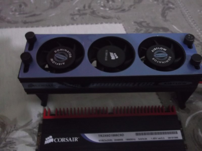  CORSAIR 3 * 2 GB RAM... FİYAT 250 YE DÜŞTÜ (5 Nisan'a Kadar)