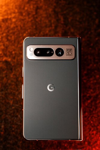 Google, hip-hop'ın 50. yıl dönümüne özel Limited Edition Pixel Fold'u tanıttı