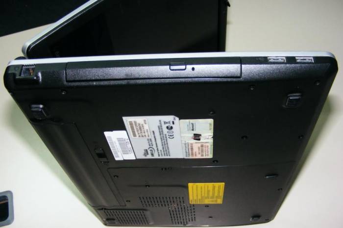            FUJITSU SIEMENS AMILO PA 1510 AMD 64 X2 LAPTOP TAKASLI