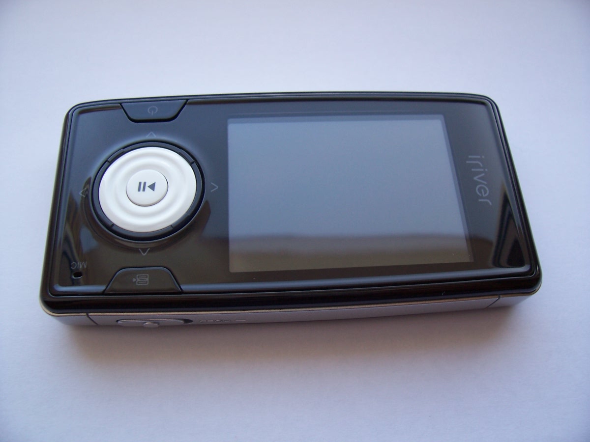 İNDİRİM ÖLÜ FİYATINA ACİL SATILIK: iriver X20 8GB pmp +ep-630