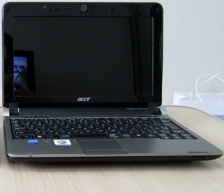  ACER Aspire One...