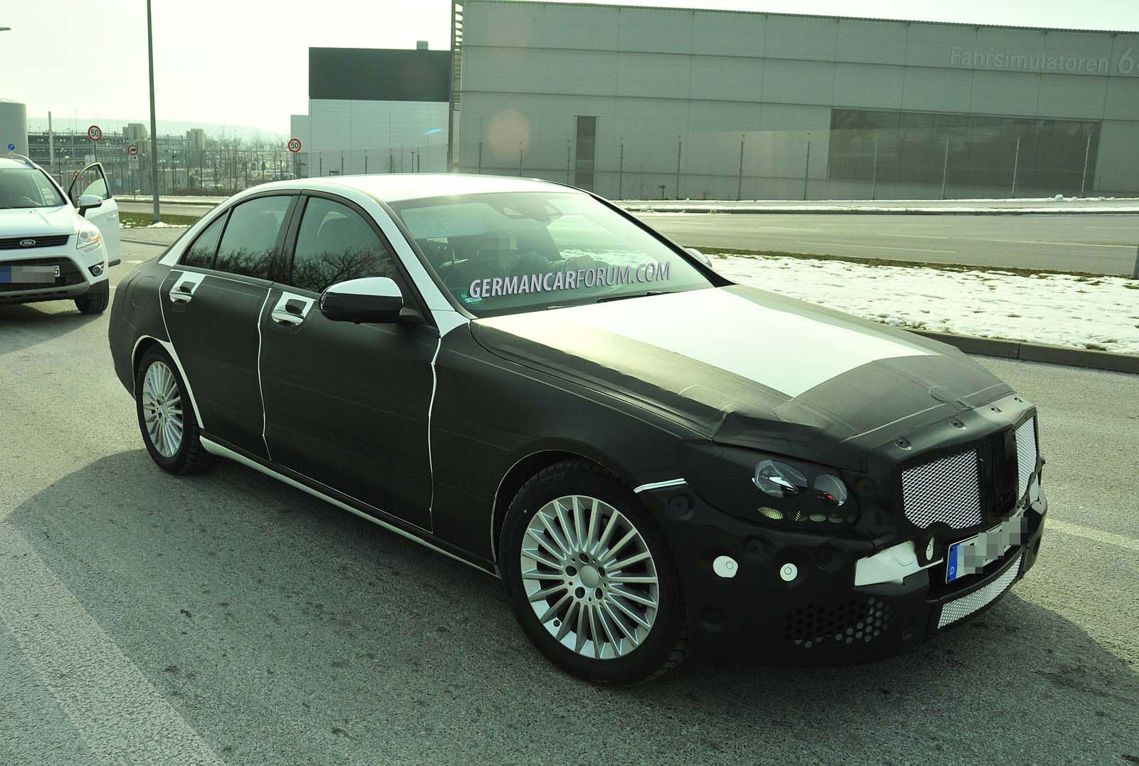  YENİ MERCEDES C SERİSİ HAFİF KAMUFLAJLI!