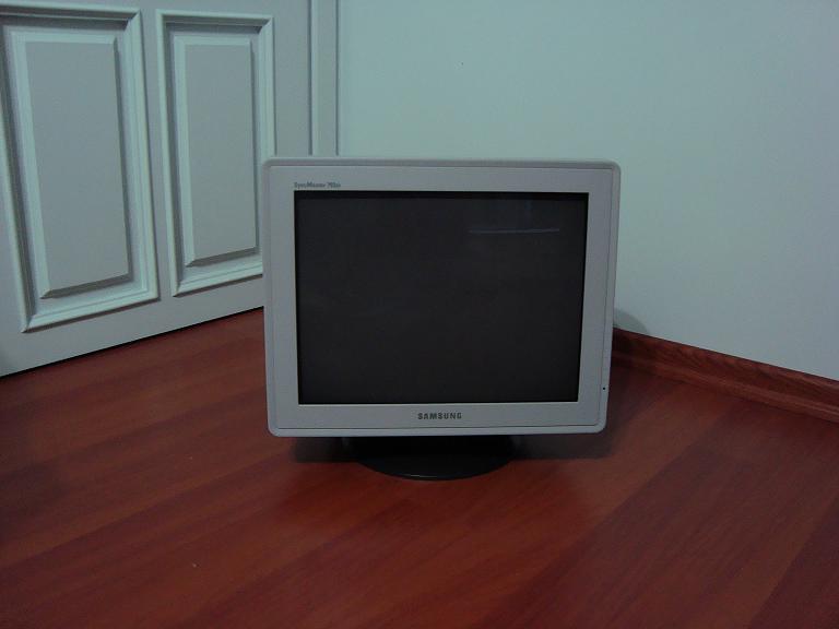  SATILIK: 17' SAMSUNG FLAT 793DF SİYAH/GRİ MONİTÖR