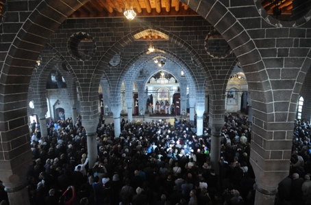  Diyarbakır'da yaşıyorum. Merak ettiğiniz her şeyi sorabilirsiniz(Son SS'ler geldi)