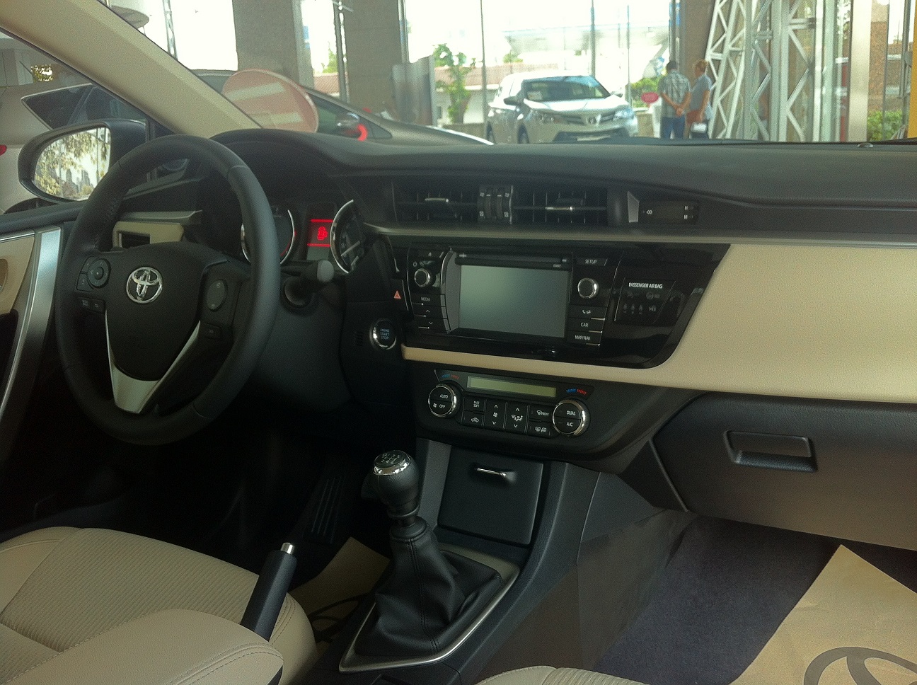  Yeni Corolla, 1.4 d4d MMT ve 1.6 Multidrive s: Test Sürüşü, İncelemesi ve Karşılaştırması.
