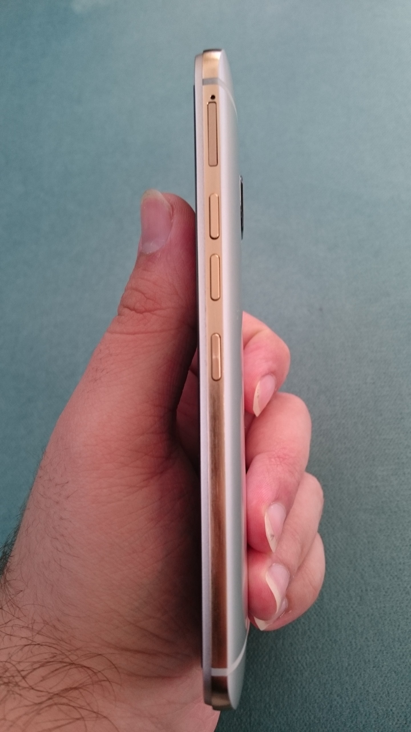  (SATILDI) HTC One M9 Garantili,Temiz (1 tane ölü piksel mevcut)