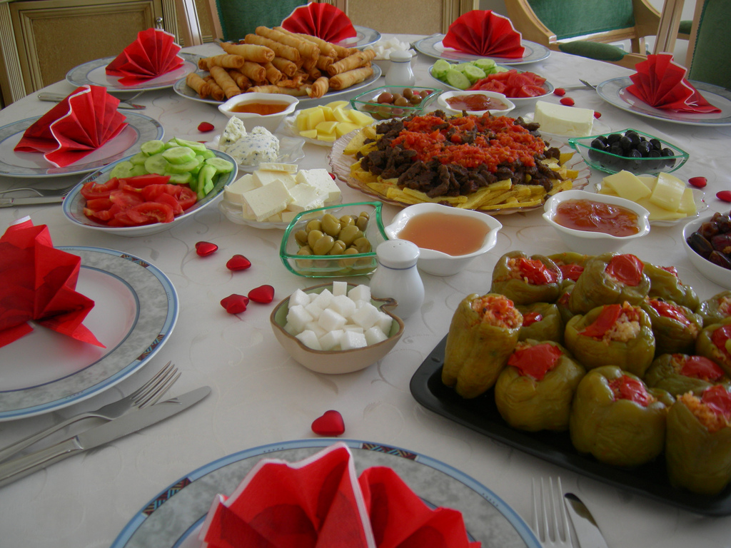  BU SAATTE SPAGETTİ YAPILIP YENİLİR Mİ?
