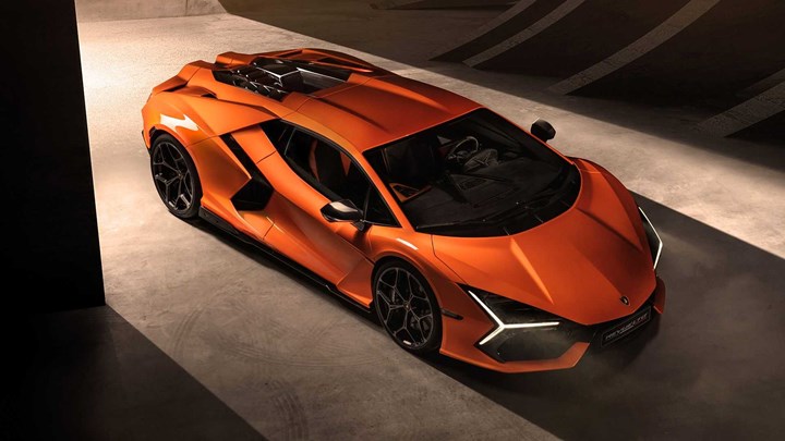 Lamborghini Revuelto tanıtıldı: V12 Hibrit motorlu yeni İtalyan boğası