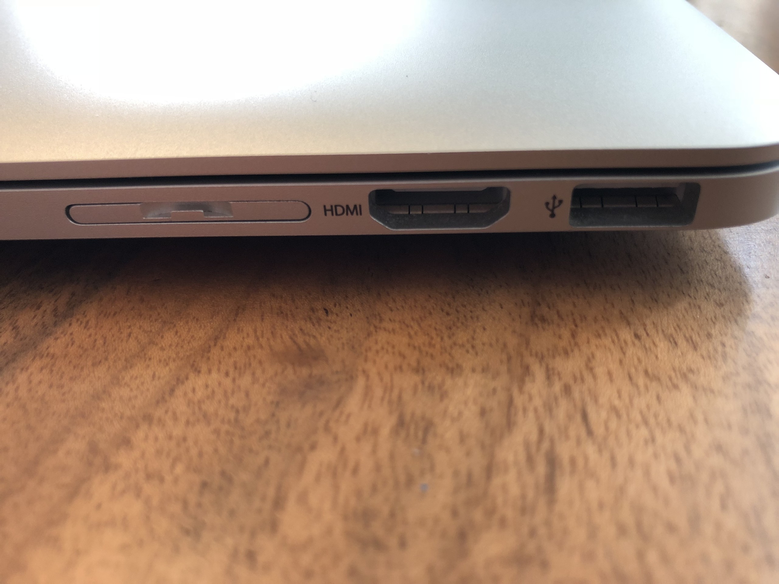 Apple MacBook Pro Retina 13” 2015 - 3750₺