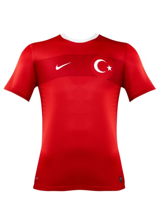  A MİLLİ TAKIMIN İÇ SAHA FORMASI YENİLENDİ