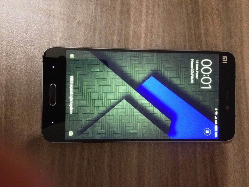 Xiaomi mi5 64gb siyah + Bolca aksesuar