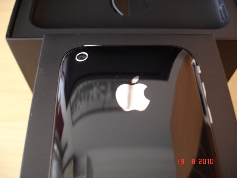 Turkcell'den Iphone 3G 8gb, tertemiz, garantili, kayıtlı, full aksesuarlı