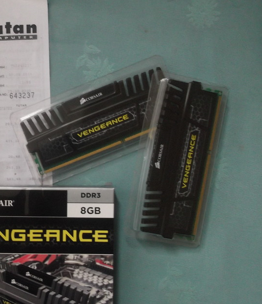  2x4GB Corsair Vengeance DDR3 1600MHz CL9