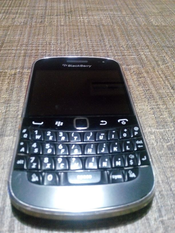  Blackberry Bold 9900 Faturalı Garantili Temiz 400 TL