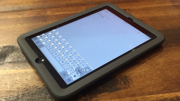 iPad Mini'nin sanal klavyesine kaybolabilir fiziksel tuşlar ekleyen ilginç kılıf: Phorm