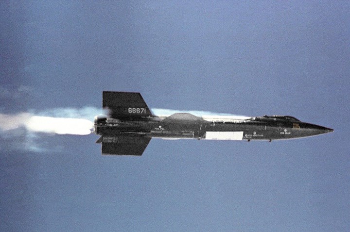 ABD'nin Mach 5 hıza ulaşan Talon-A aracı, dünyanın en büyük uçağından fırlatıldı