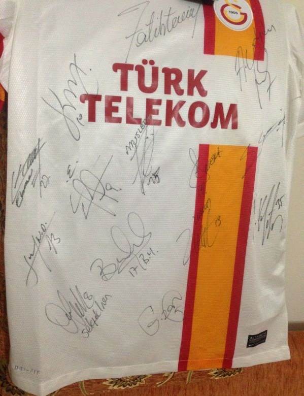  GALATASARAY 2012-2013 SEZON BEYAZ FORMA İMZALI