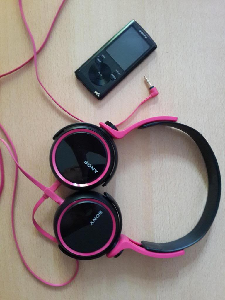  Sony MDR-XB400 Kulaklık (Fuşya Renk)